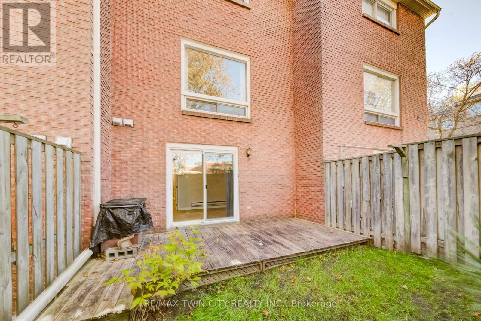 25 - 121 Morgan Avenue Property Photo 40