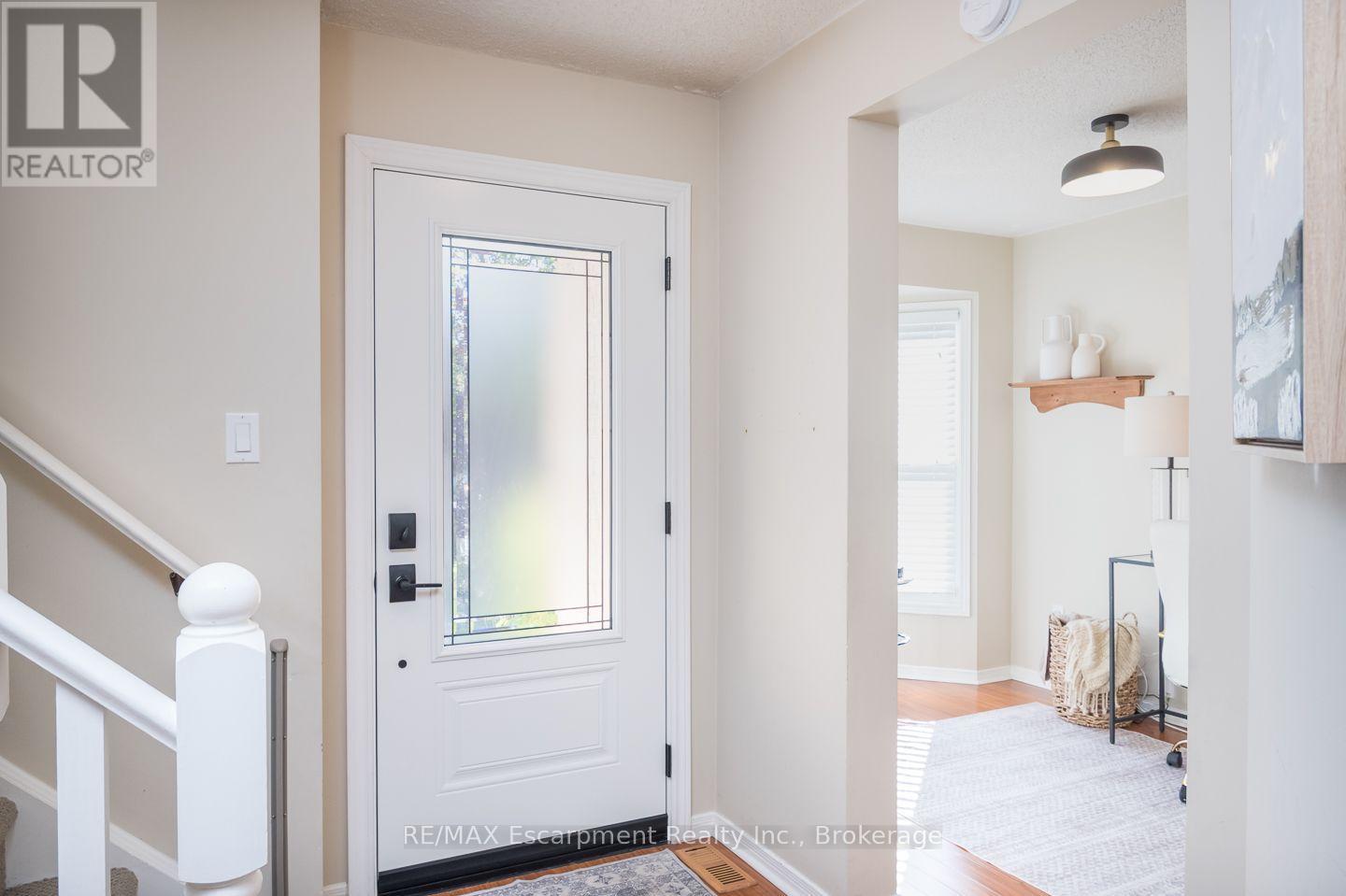 45 Niska Drive Property Photo 2