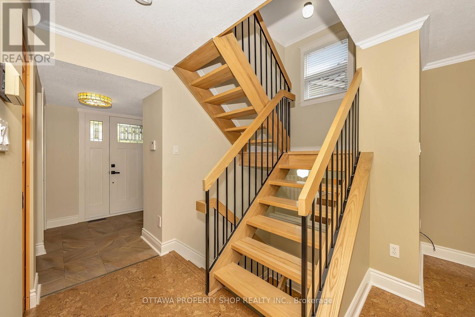 3146 Dumaurier Avenue Property Photo 14