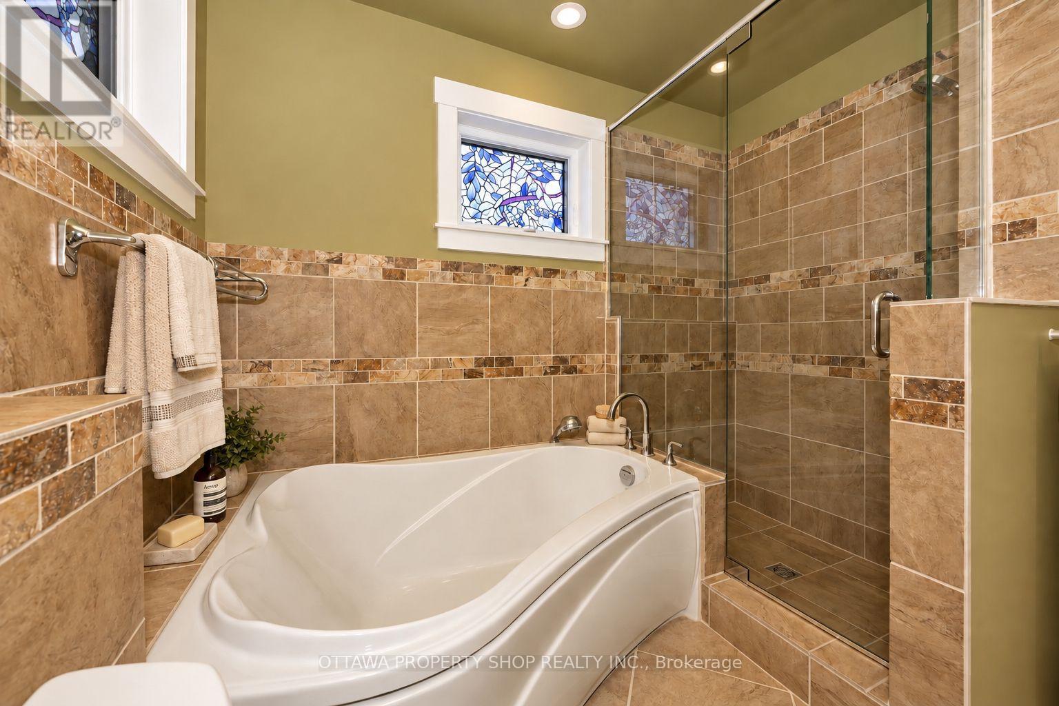 3146 Dumaurier Avenue Property Photo 18