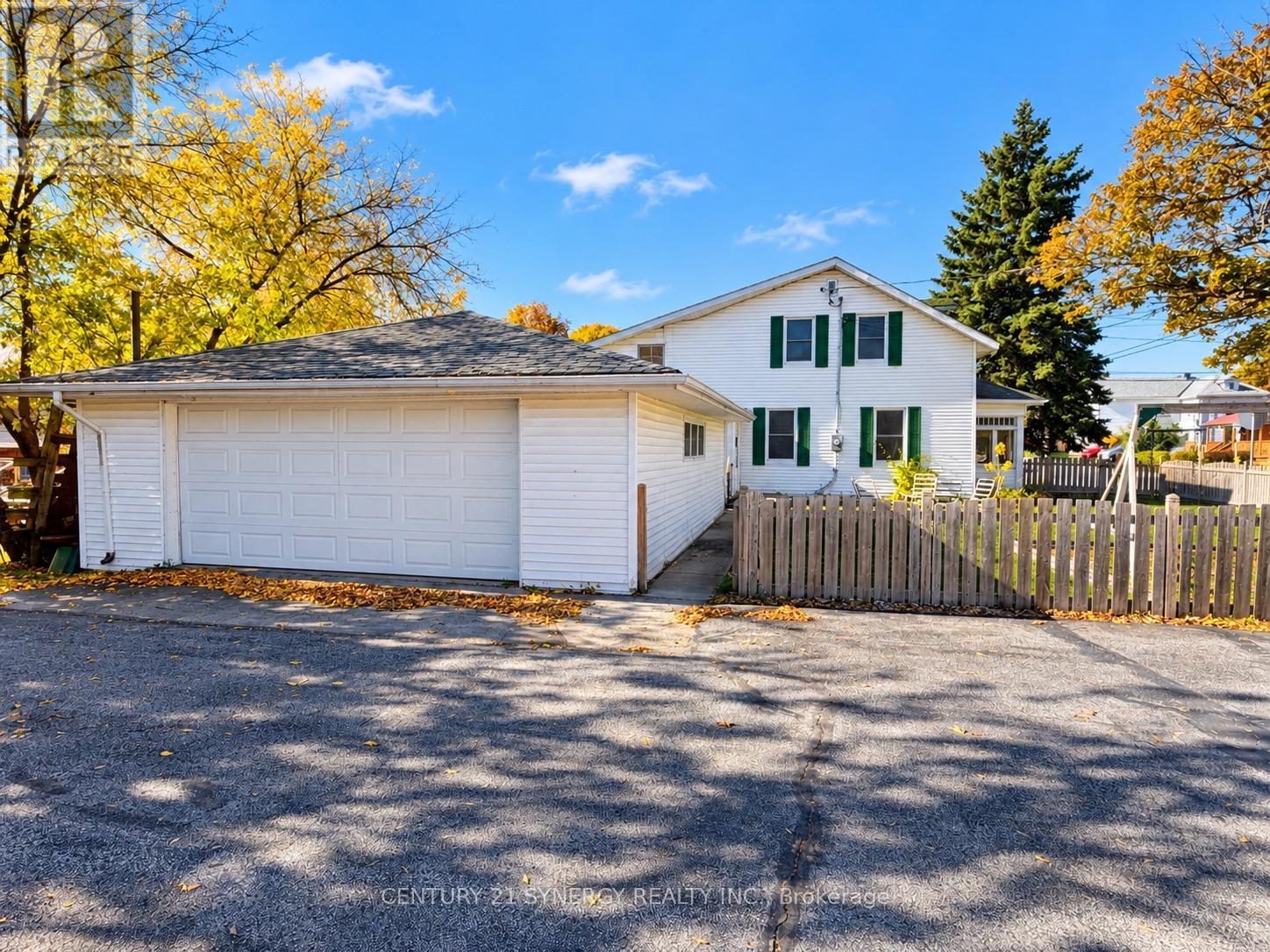 15 Strathcona Street Property Photo 4