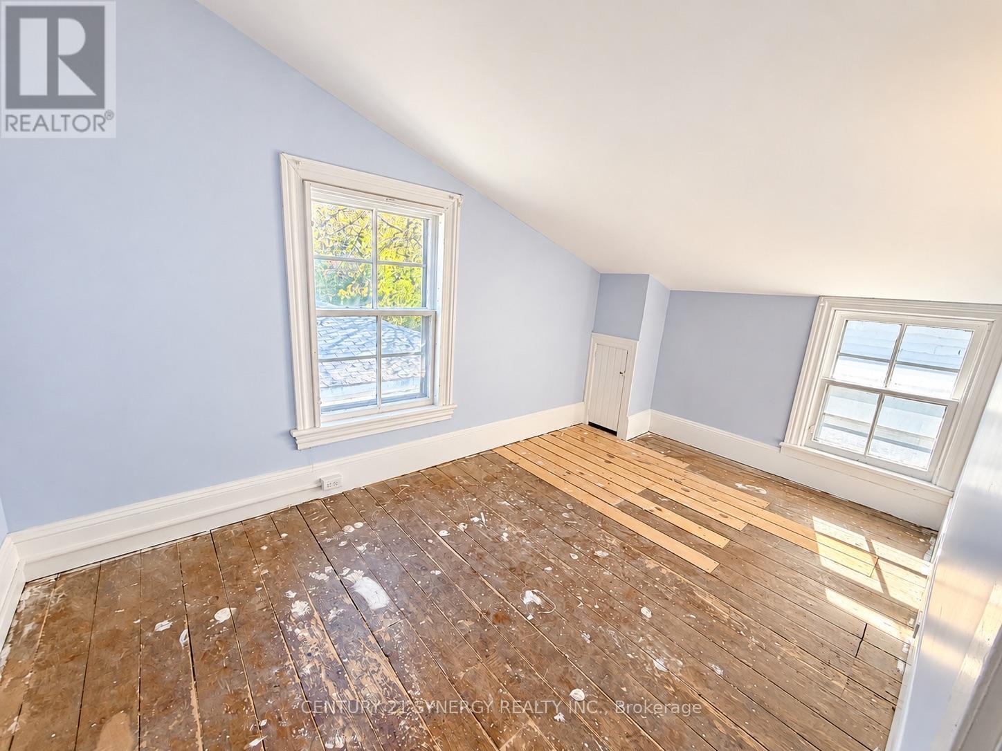15 Strathcona Street Property Photo 37