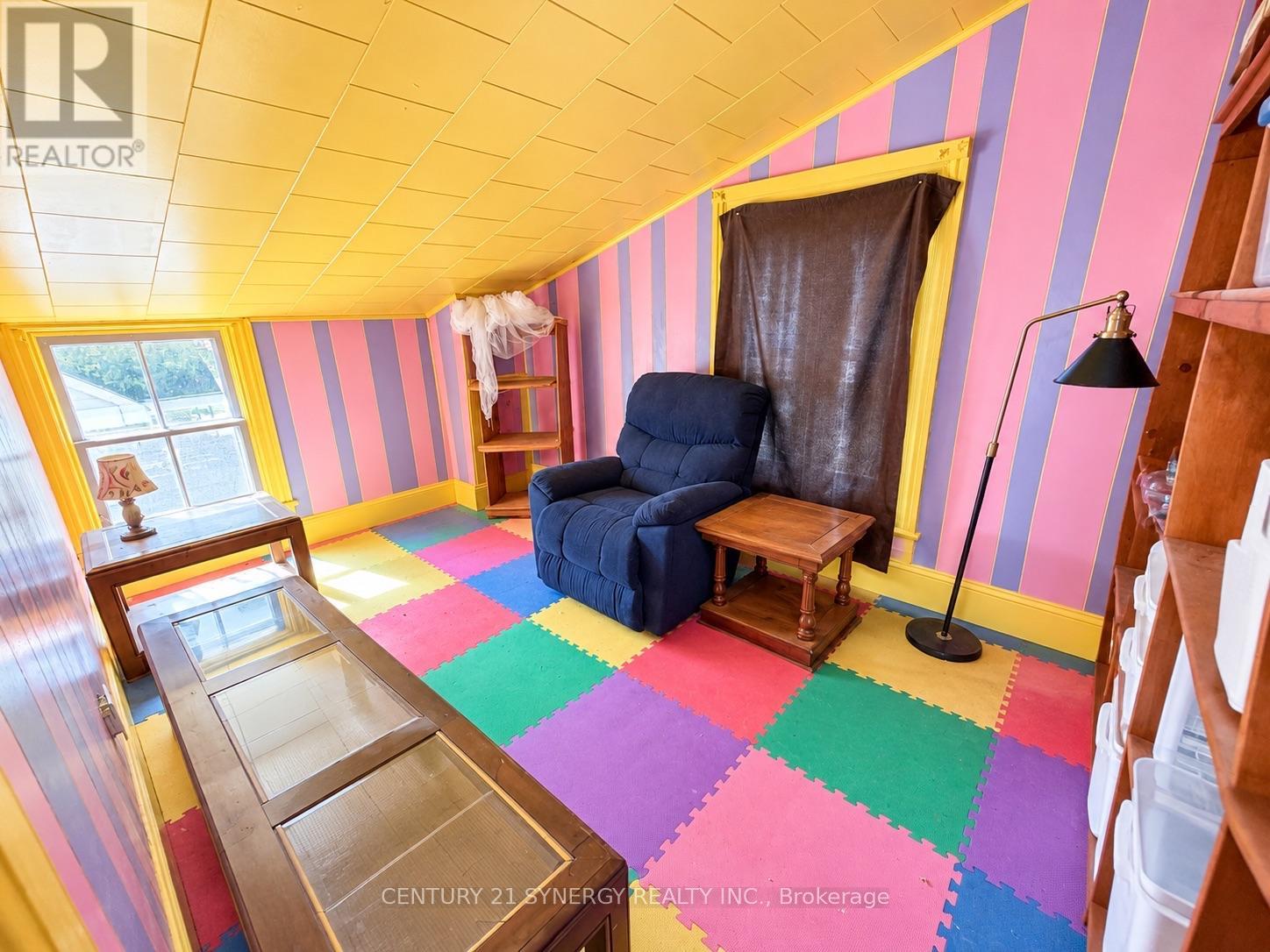 15 Strathcona Street Property Photo 38