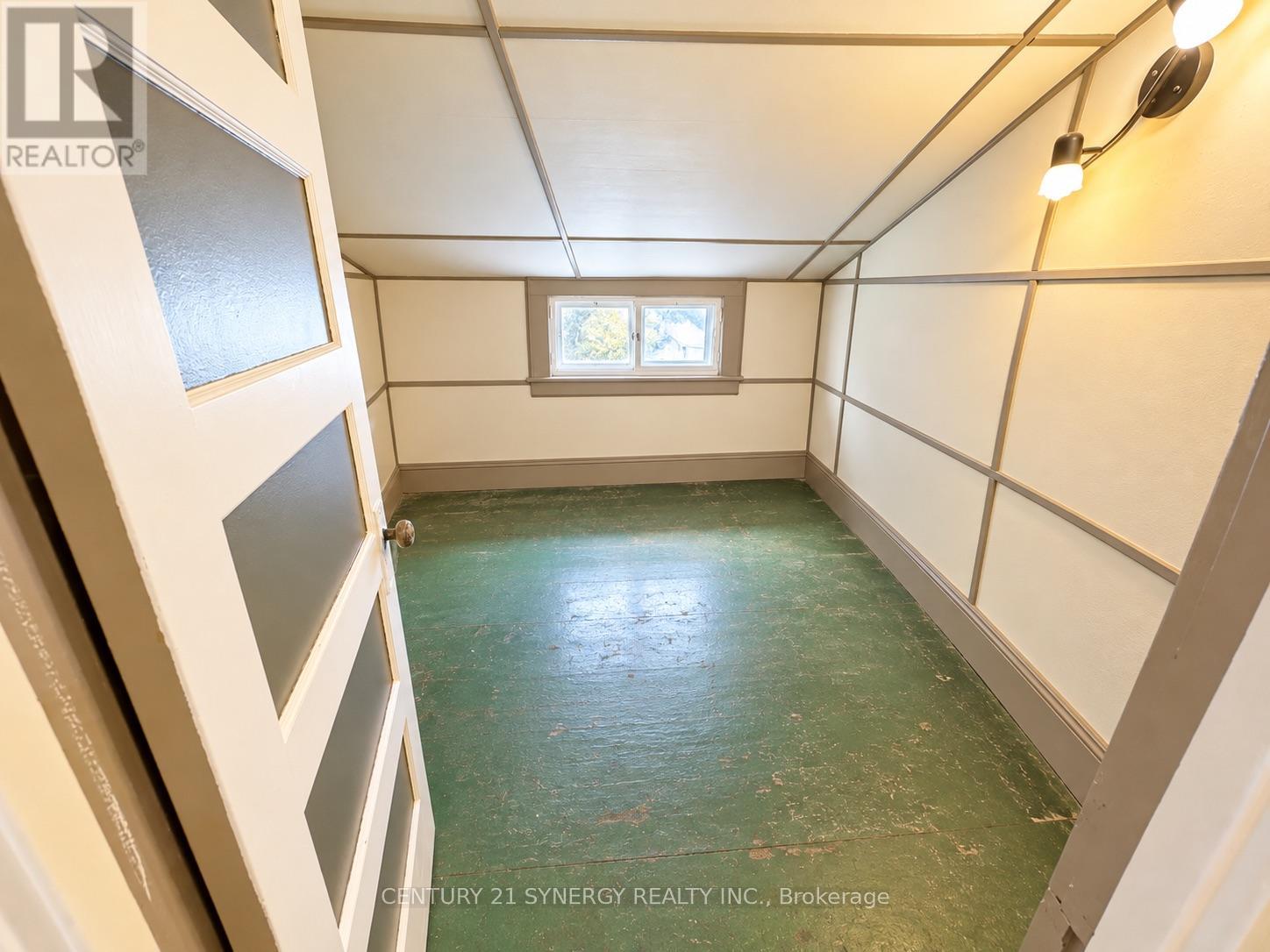15 Strathcona Street Property Photo 39