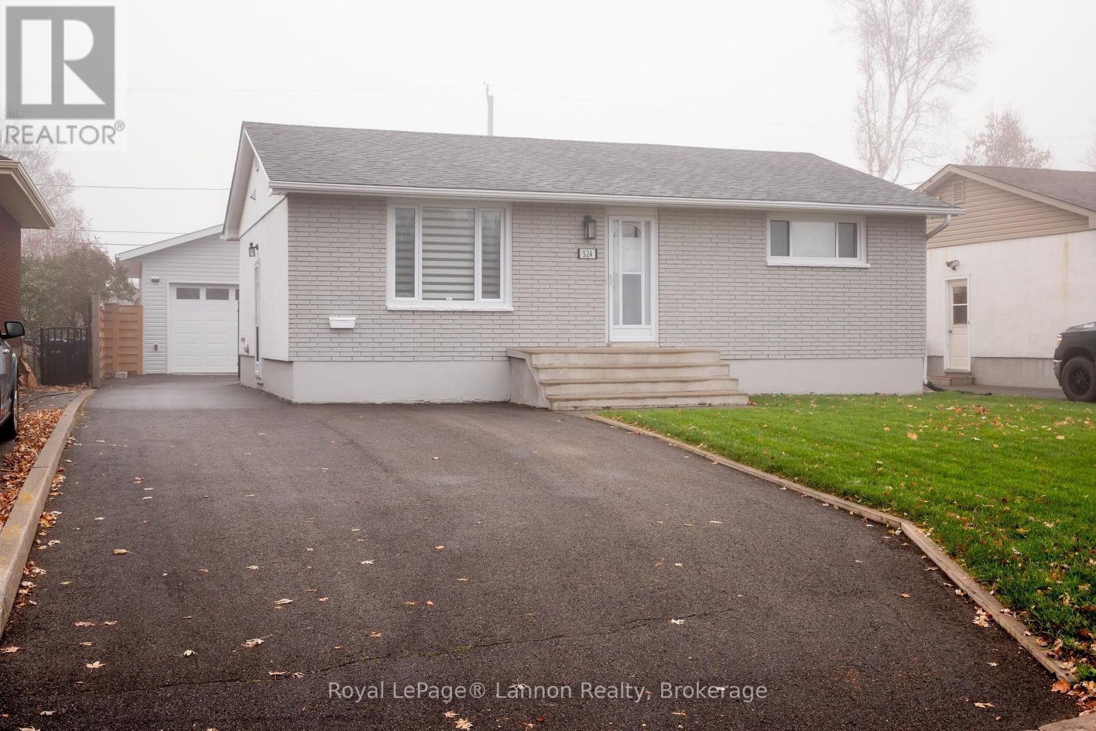 524 Wiltshire Crescent Property Photo 1