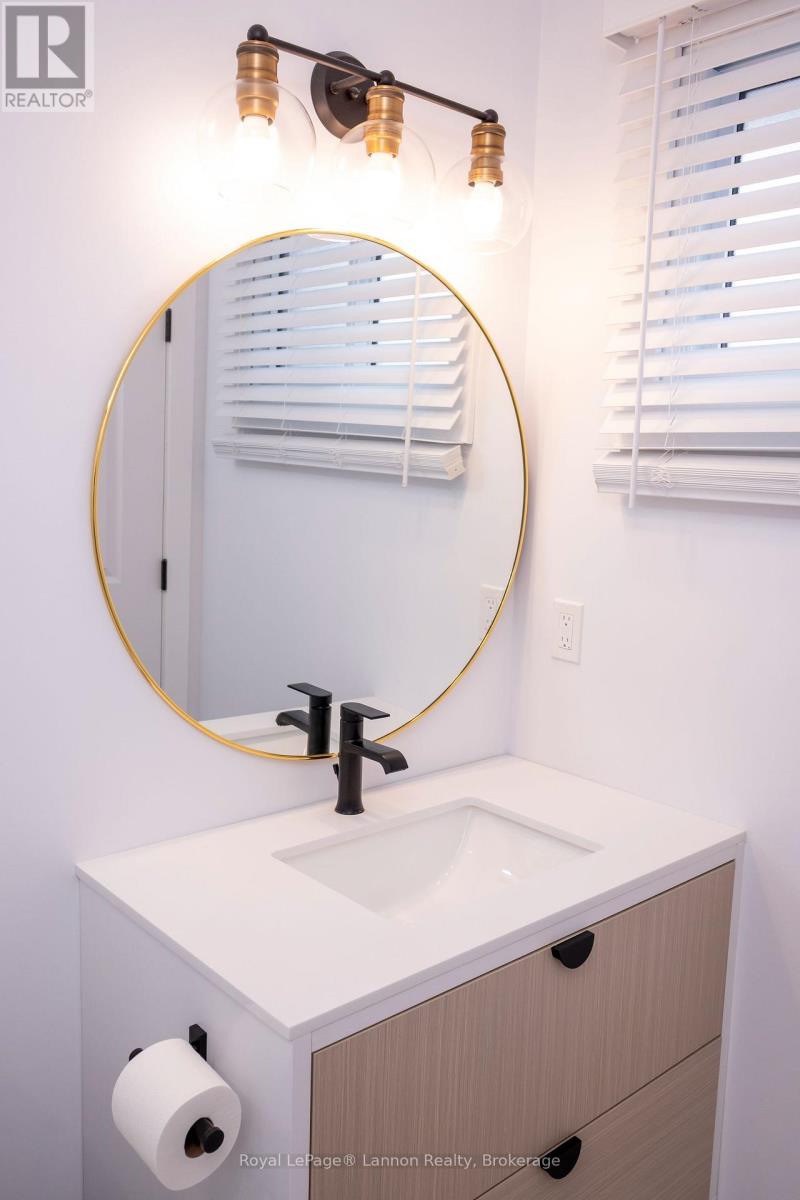 524 Wiltshire Crescent Property Photo 17