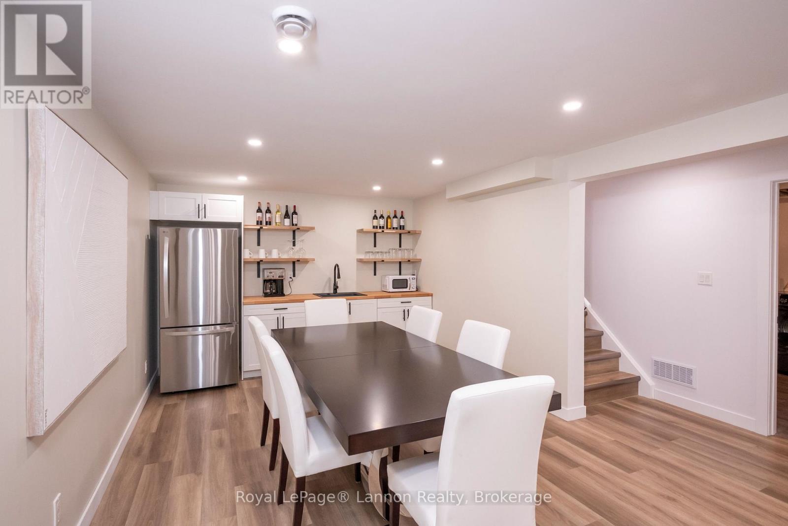 524 Wiltshire Crescent Property Photo 27