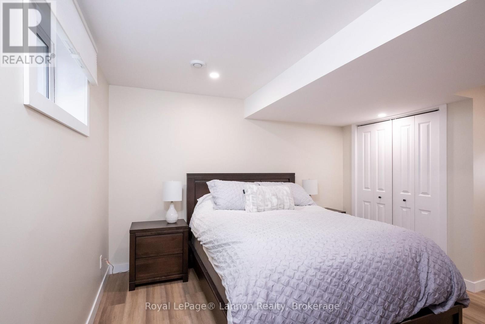 524 Wiltshire Crescent Property Photo 29