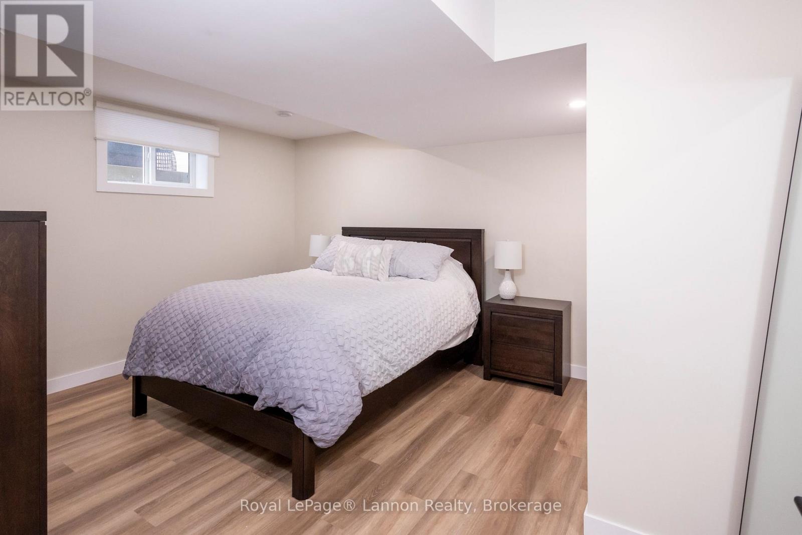 524 Wiltshire Crescent Property Photo 30