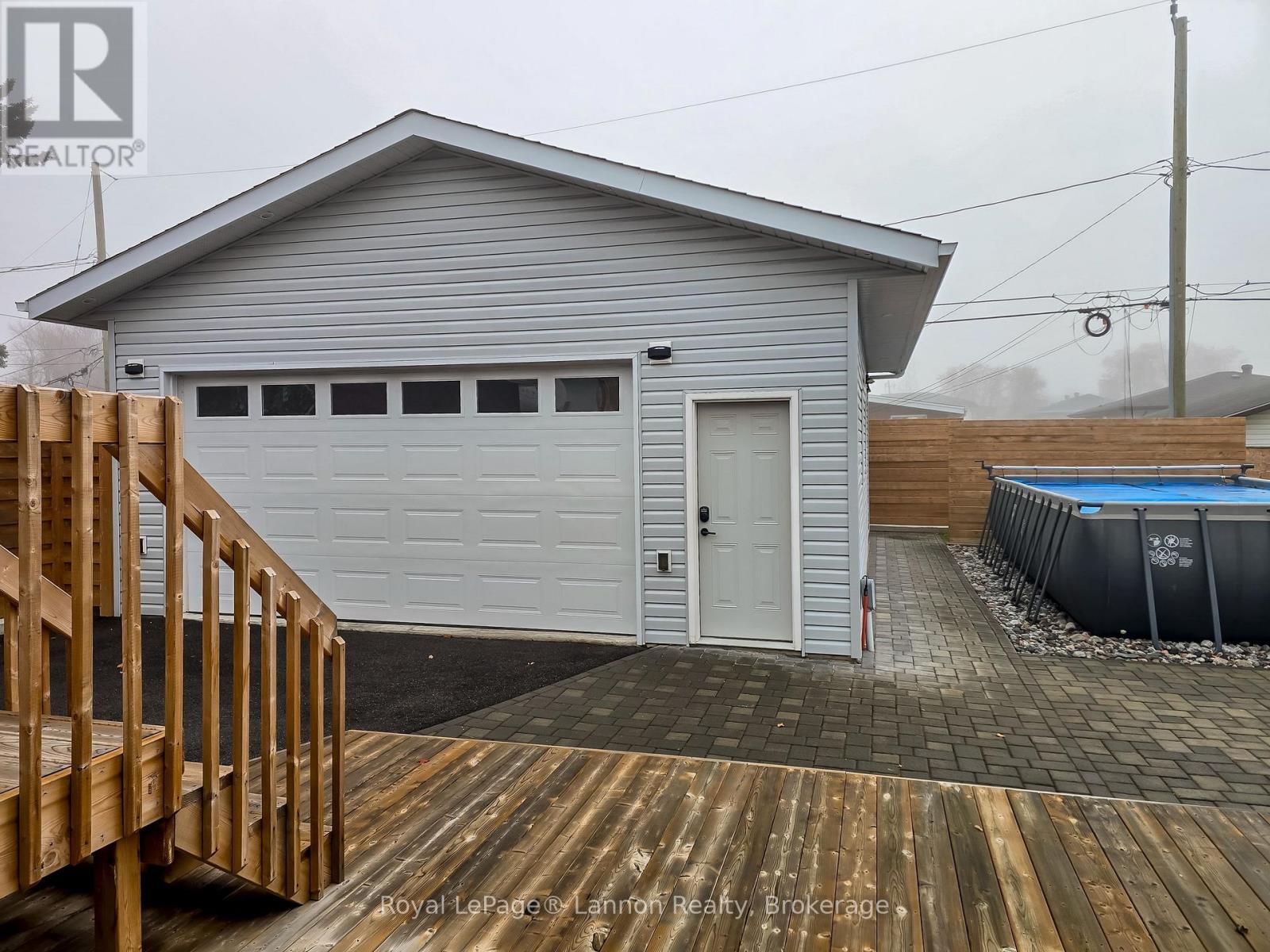 524 Wiltshire Crescent Property Photo 33