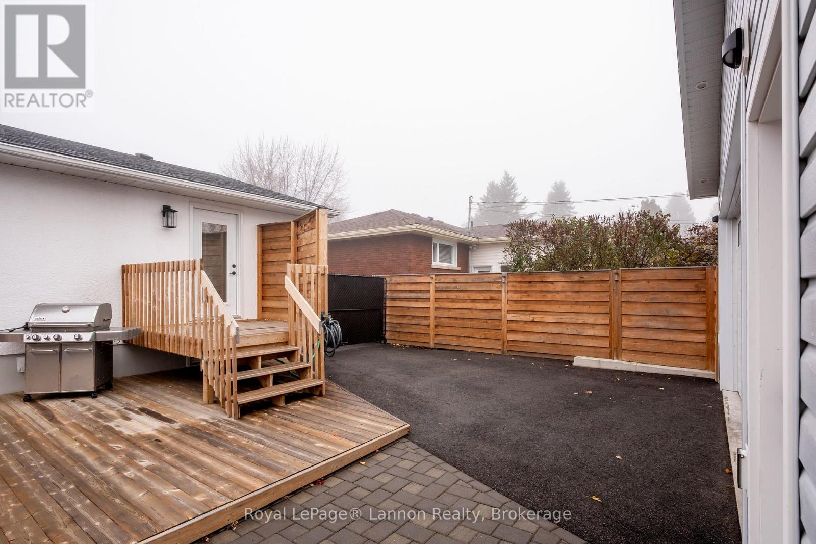 524 Wiltshire Crescent Property Photo 39