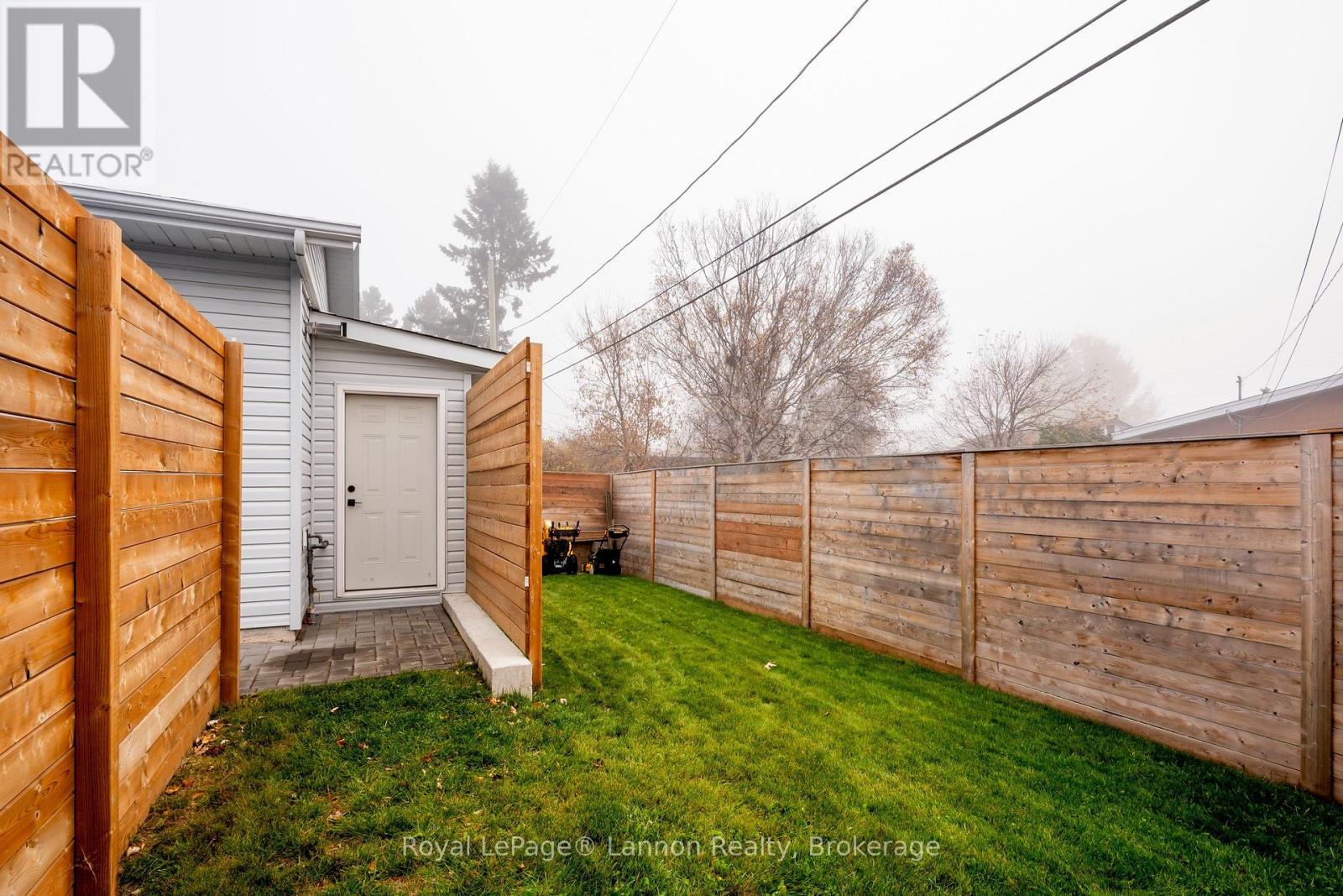 524 Wiltshire Crescent Property Photo 44