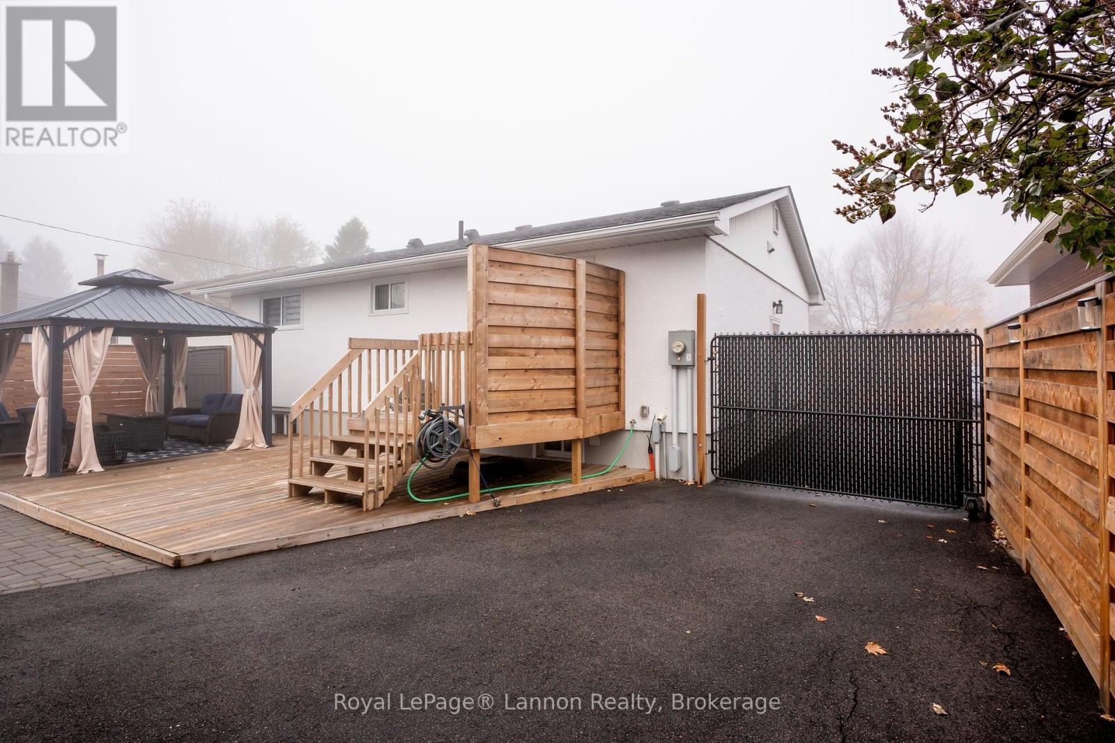 524 Wiltshire Crescent Property Photo 46