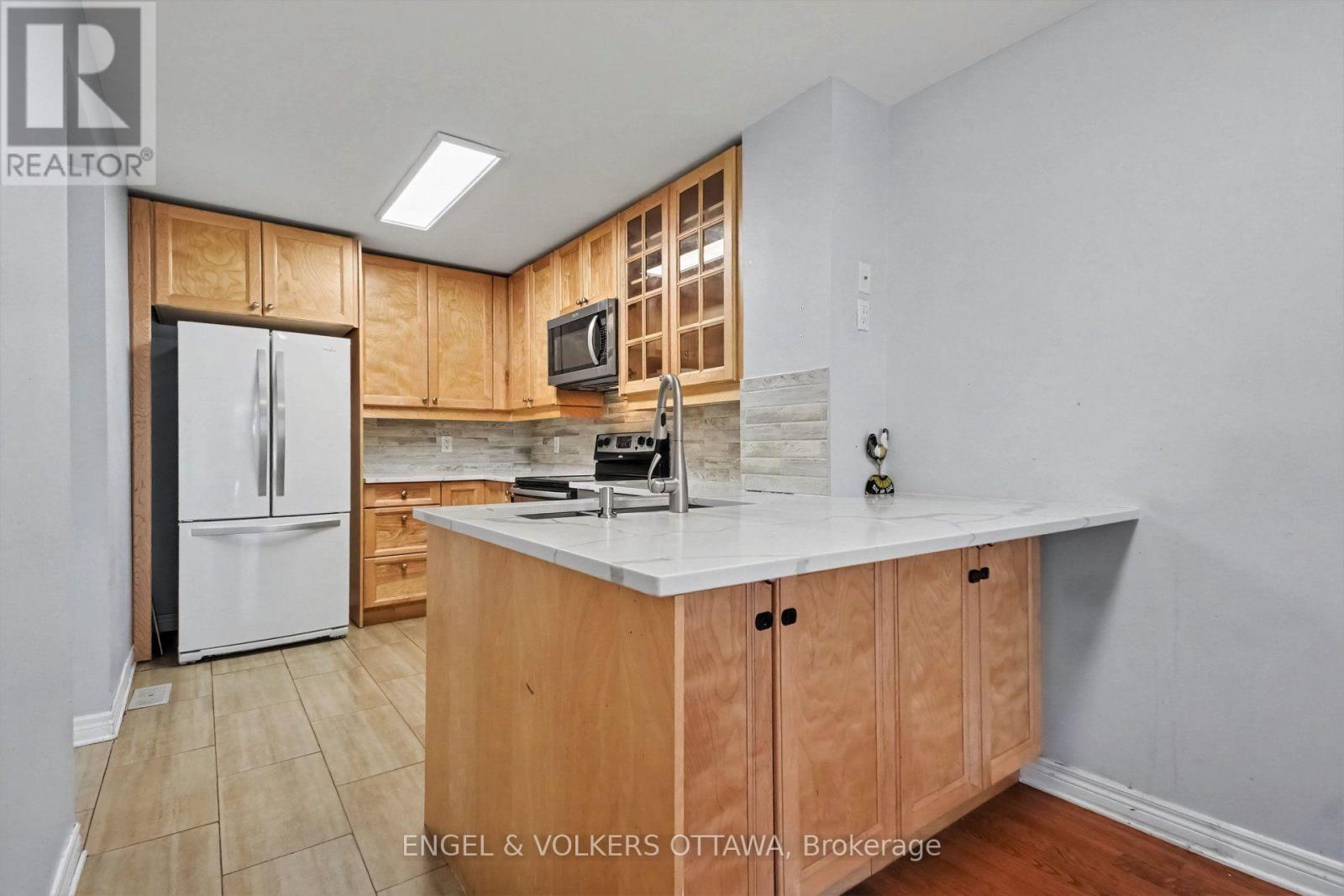 29 Woodbury Crescent Property Photo 10
