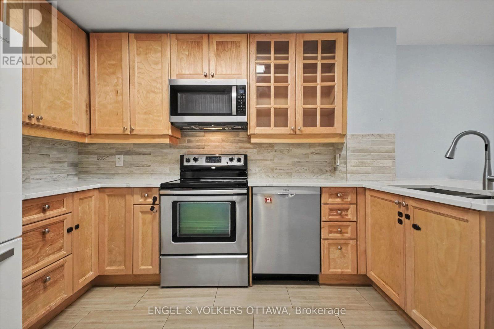 29 Woodbury Crescent Property Photo 11