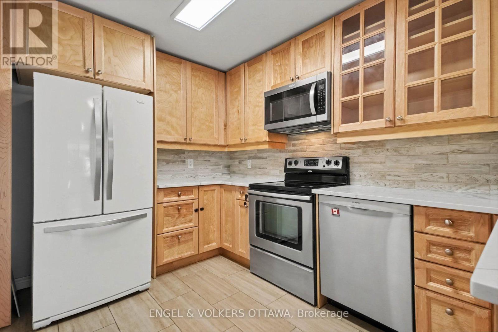 29 Woodbury Crescent Property Photo 12