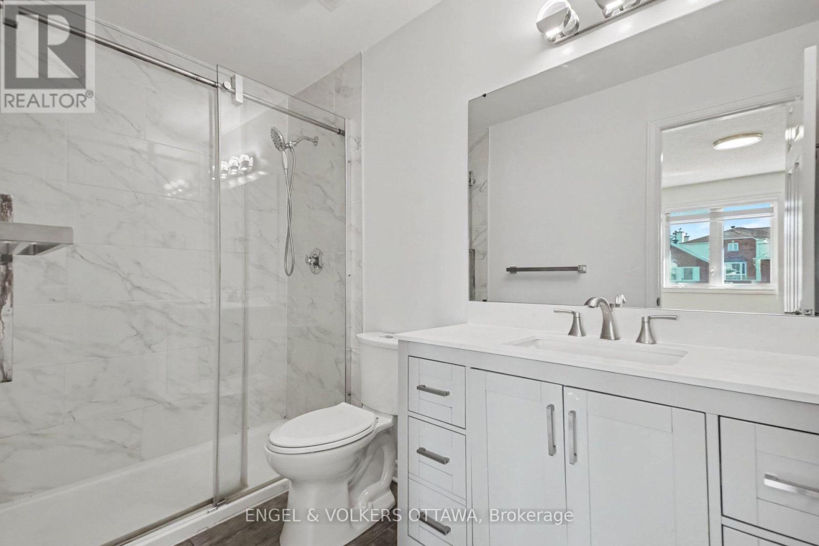 29 Woodbury Crescent Property Photo 18