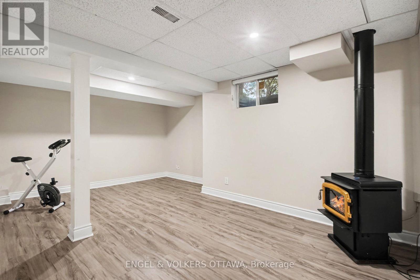 29 Woodbury Crescent Property Photo 24
