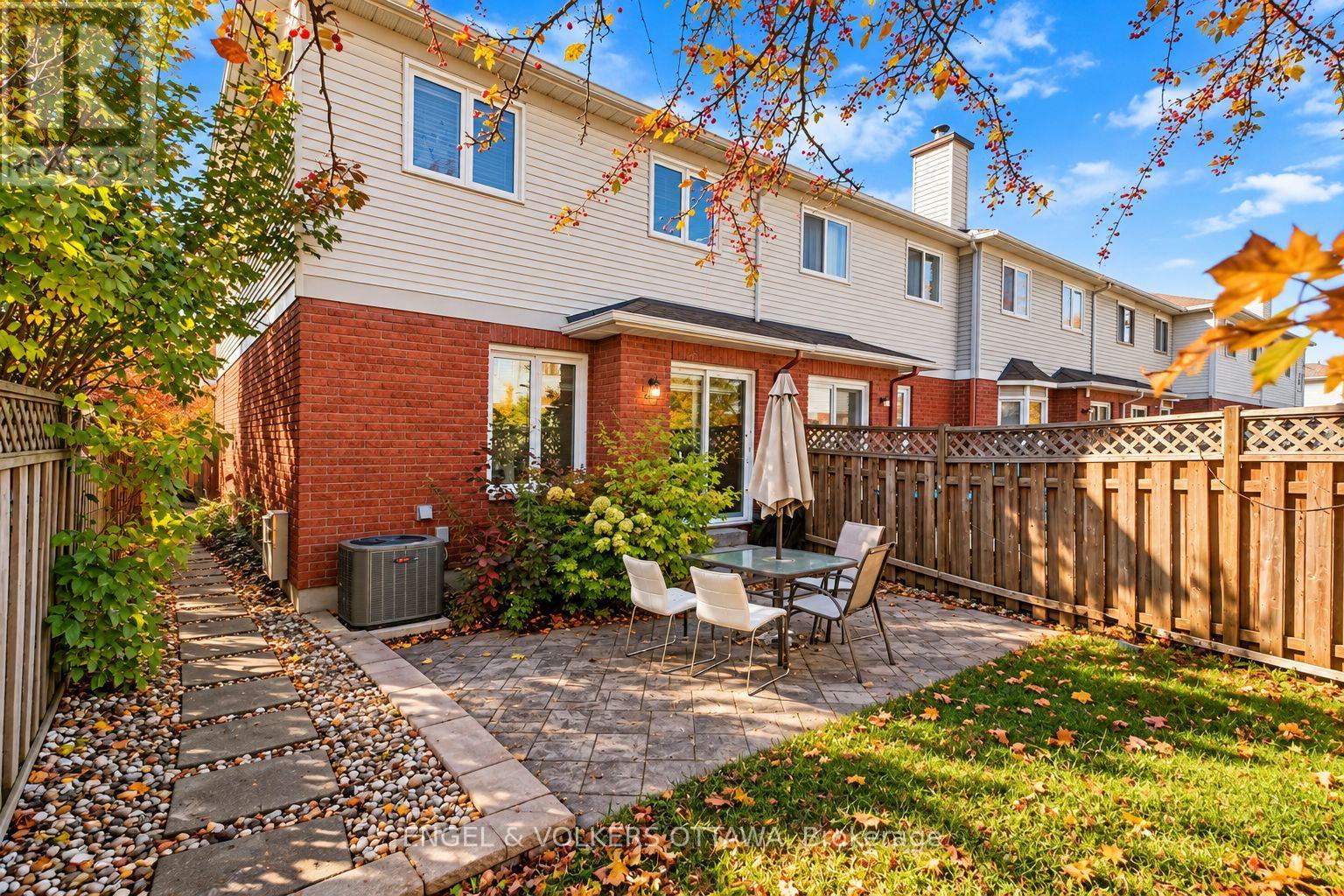 29 Woodbury Crescent Property Photo 27