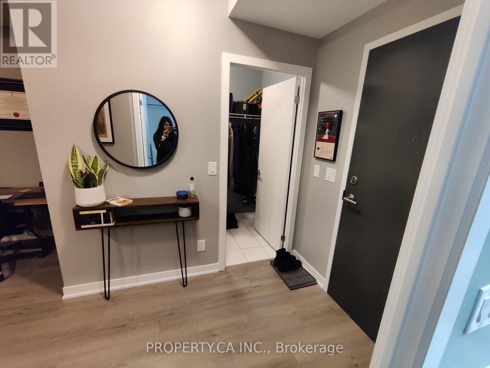 409 - 85 Duke Street W Property Photo 2