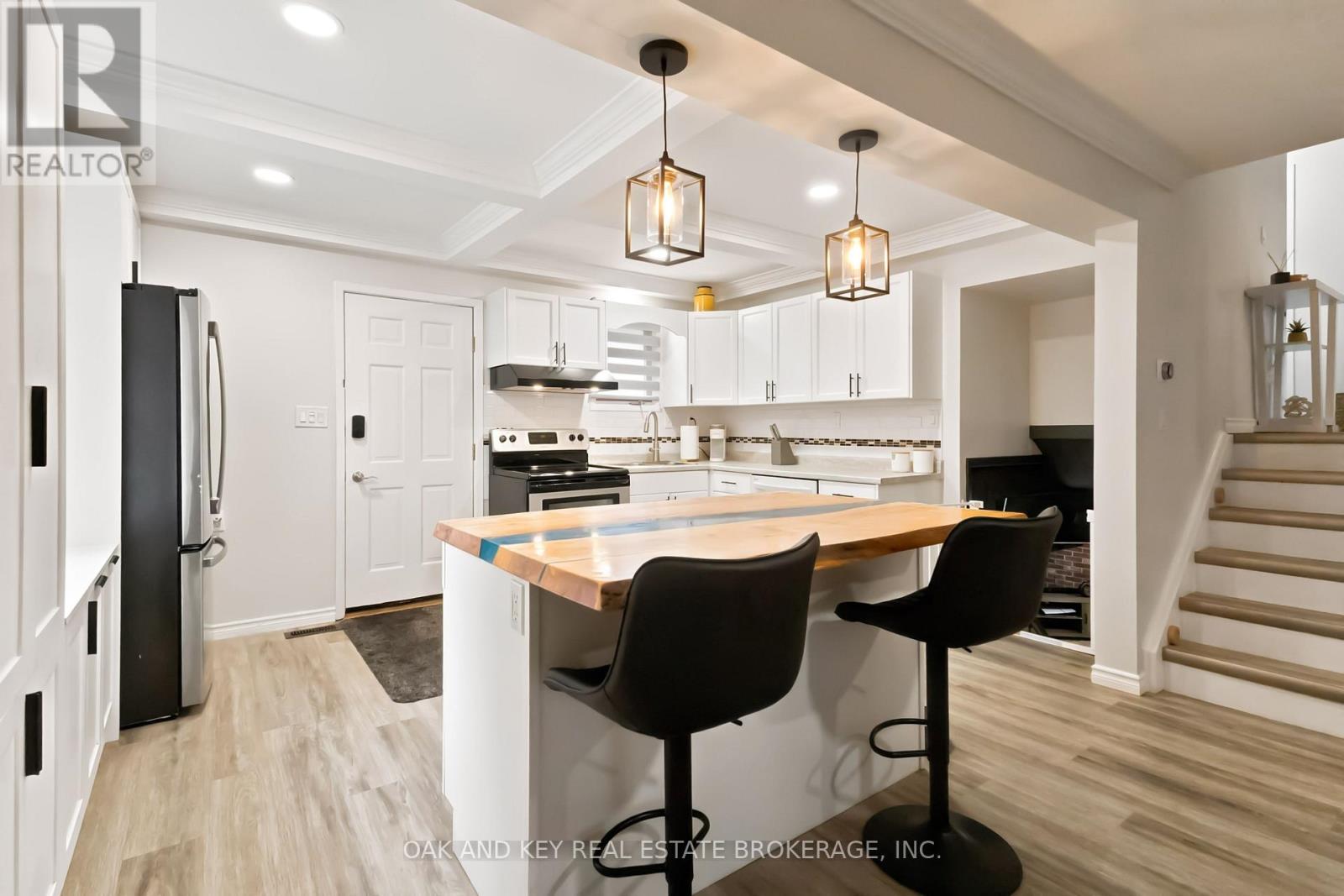 1 Vanier Place Property Photo 7