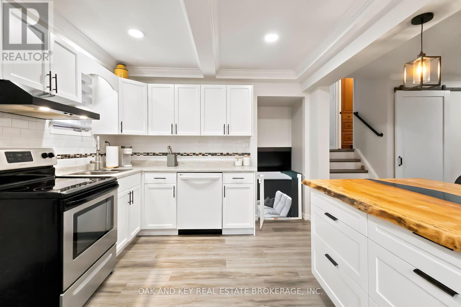 1 Vanier Place Property Photo 8
