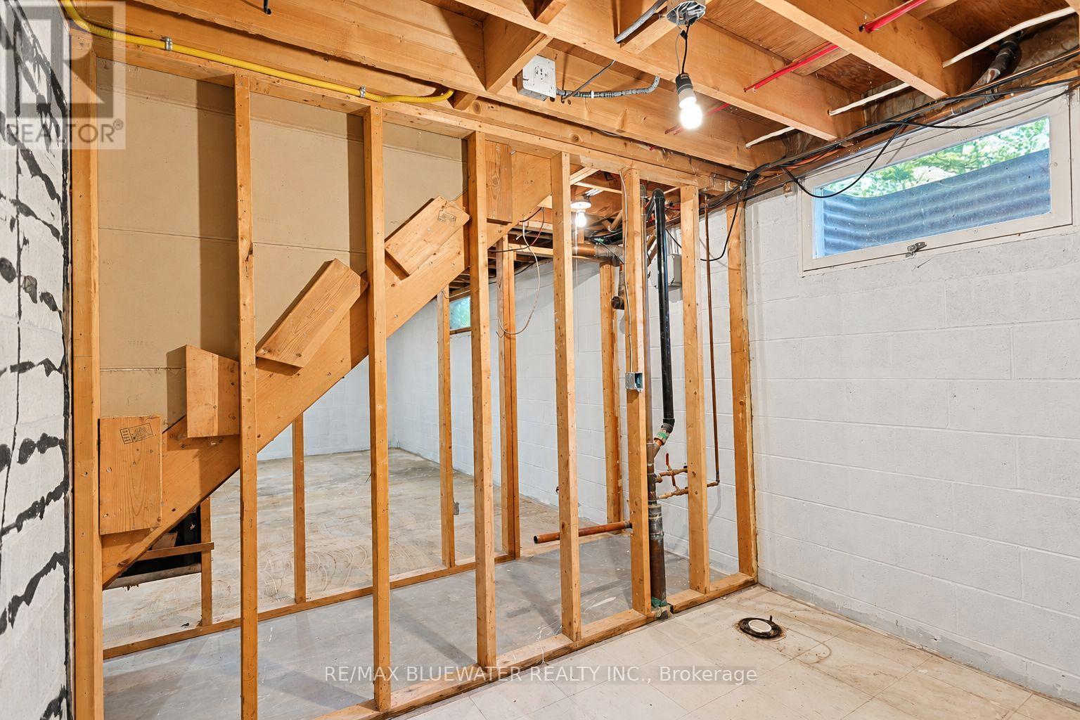 10138 Edmonds Boulevard Property Photo 21