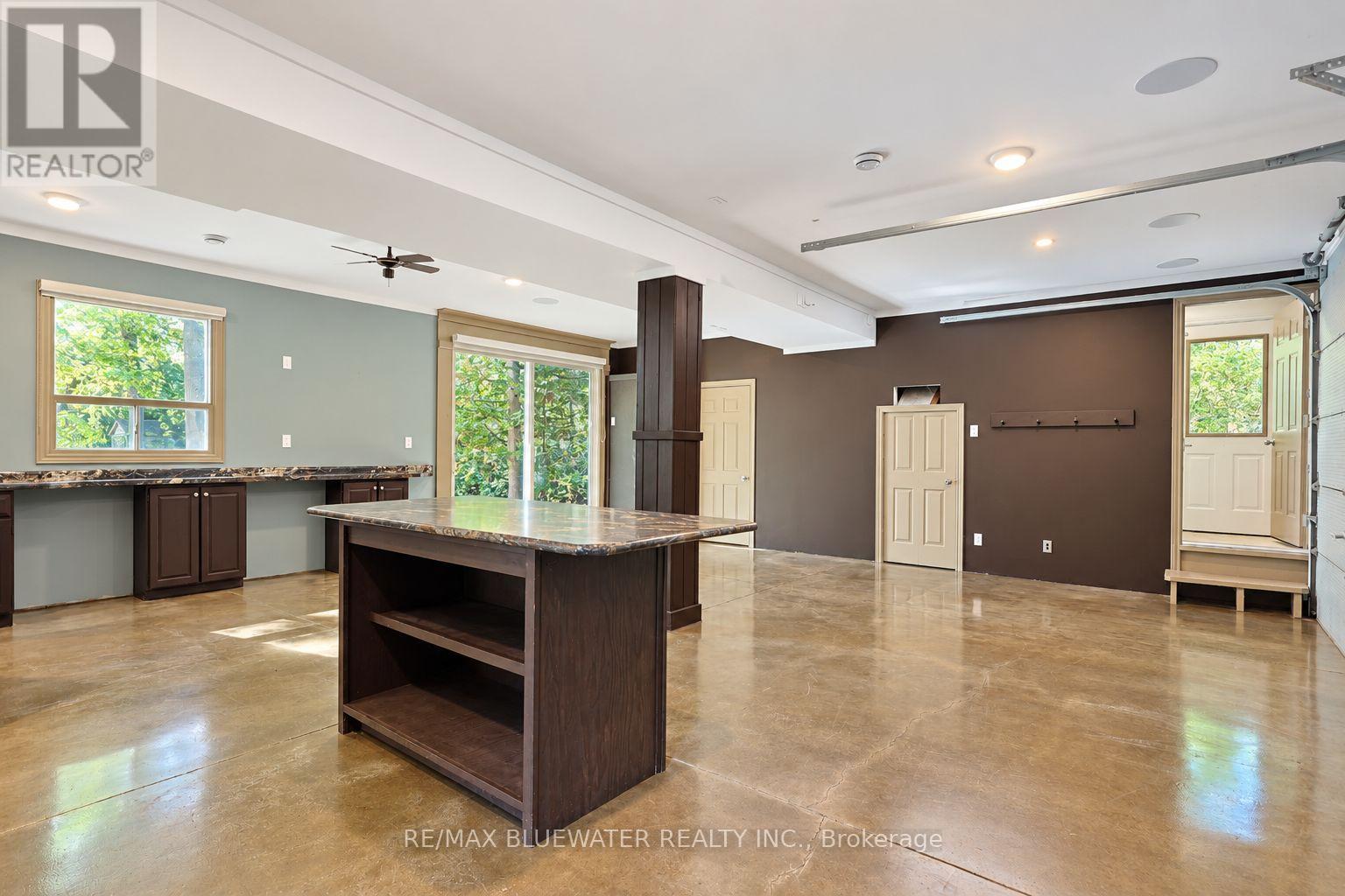 10138 Edmonds Boulevard Property Photo 25