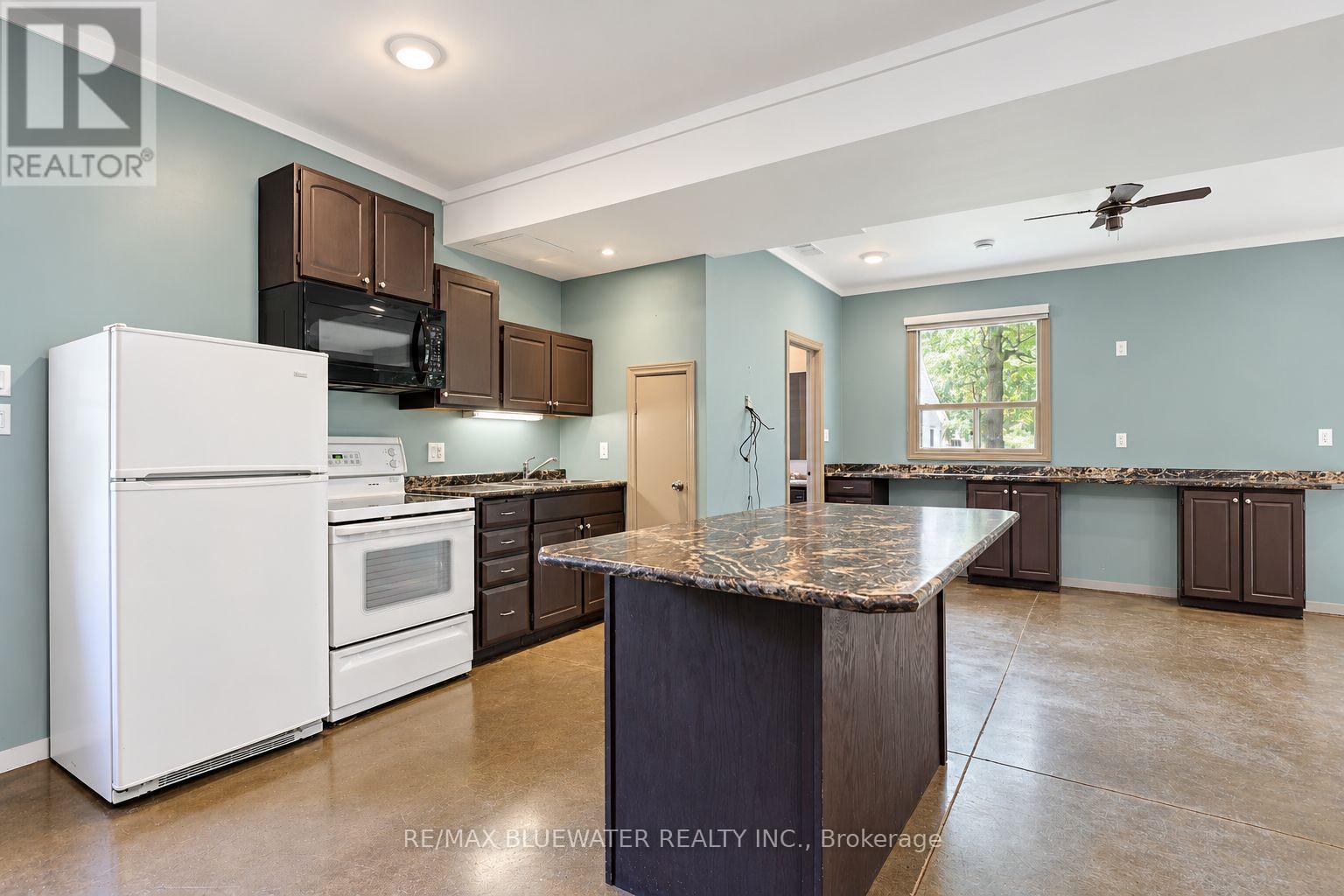 10138 Edmonds Boulevard Property Photo 29
