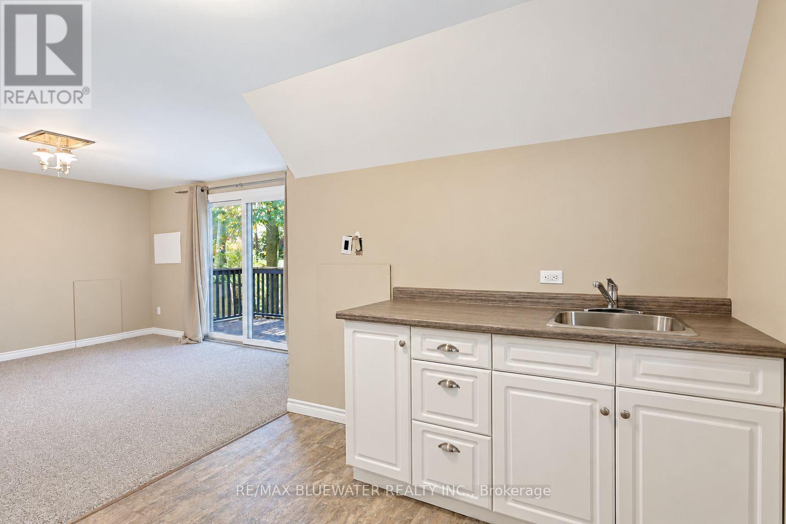 10138 Edmonds Boulevard Property Photo 31