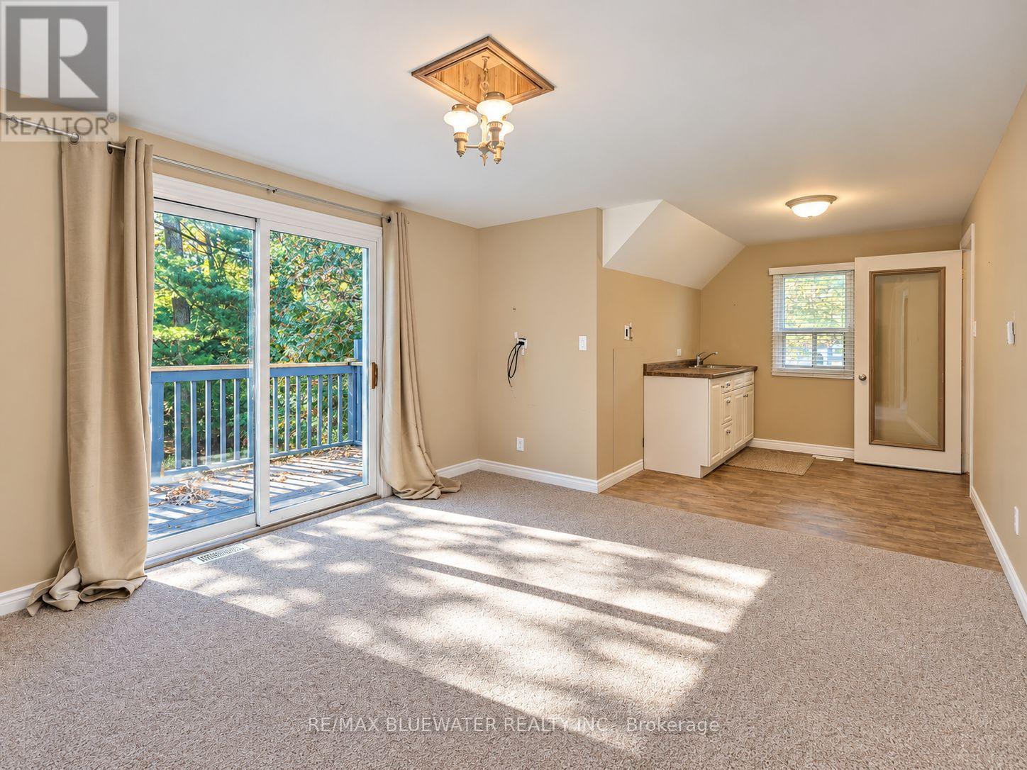 10138 Edmonds Boulevard Property Photo 32