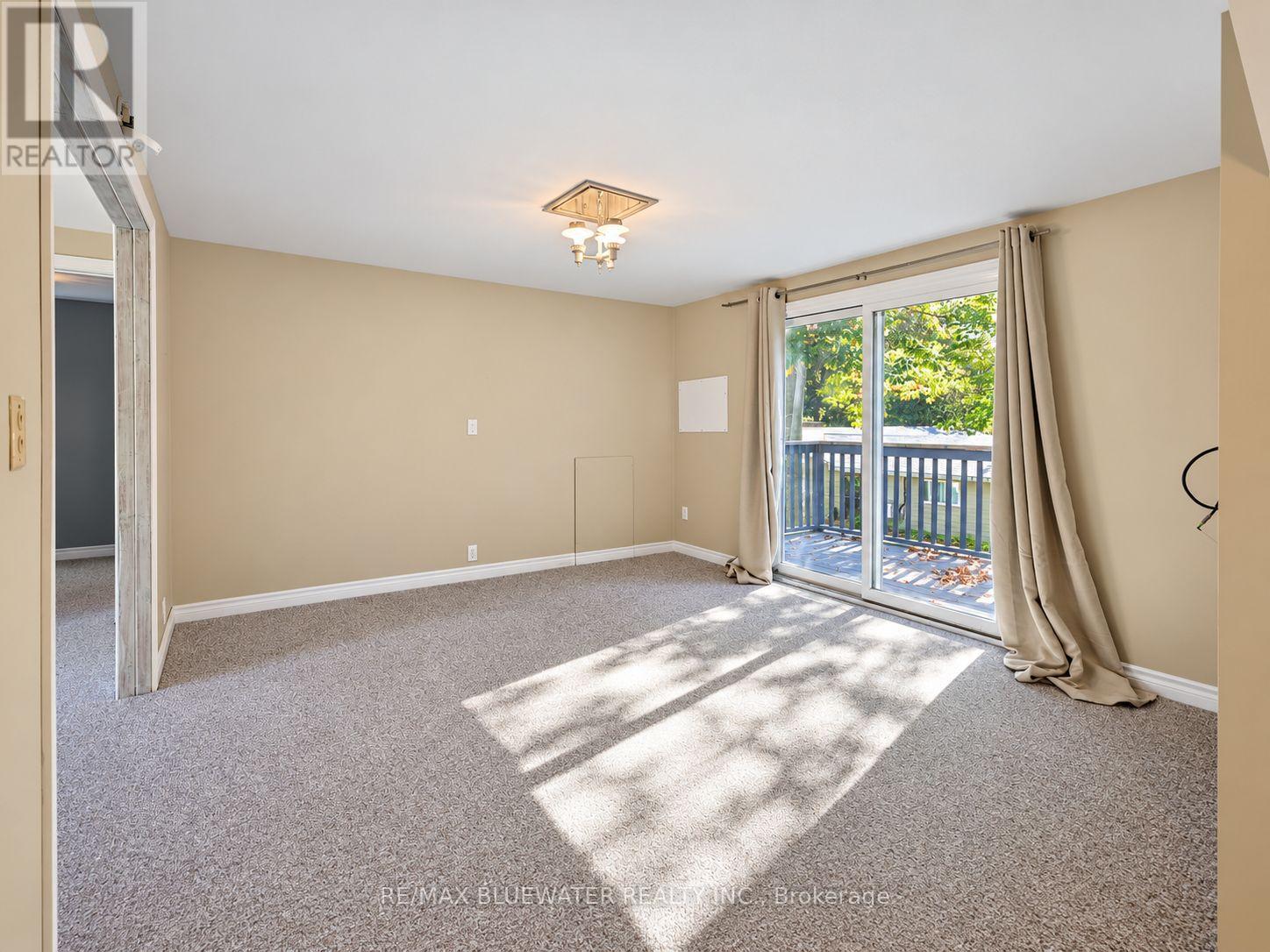 10138 Edmonds Boulevard Property Photo 33