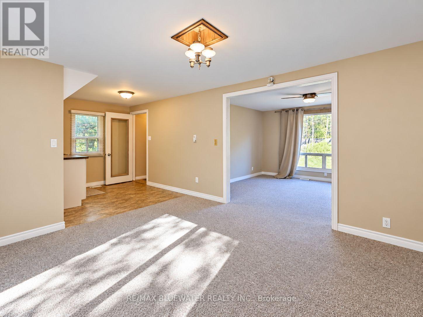 10138 Edmonds Boulevard Property Photo 34