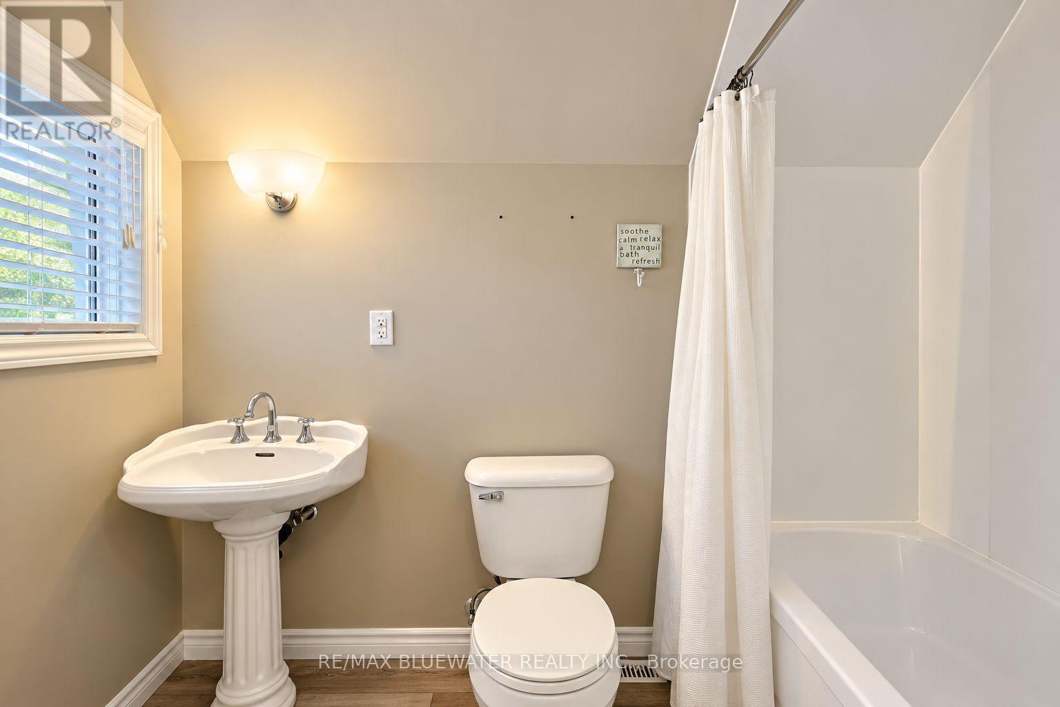 10138 Edmonds Boulevard Property Photo 39