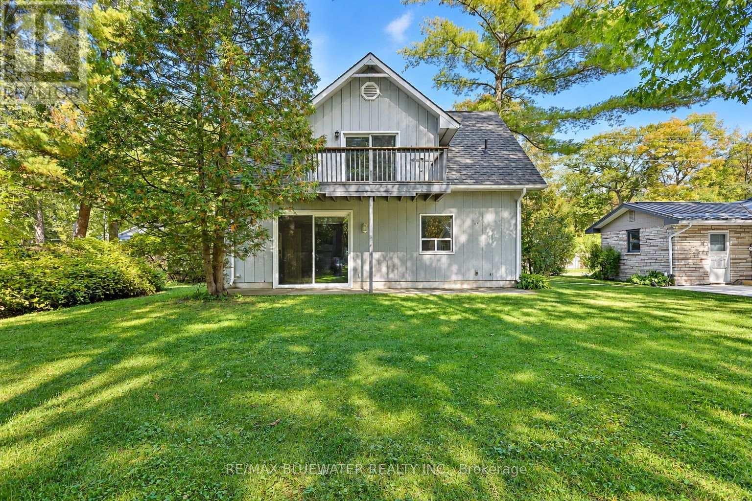 10138 Edmonds Boulevard Property Photo 44