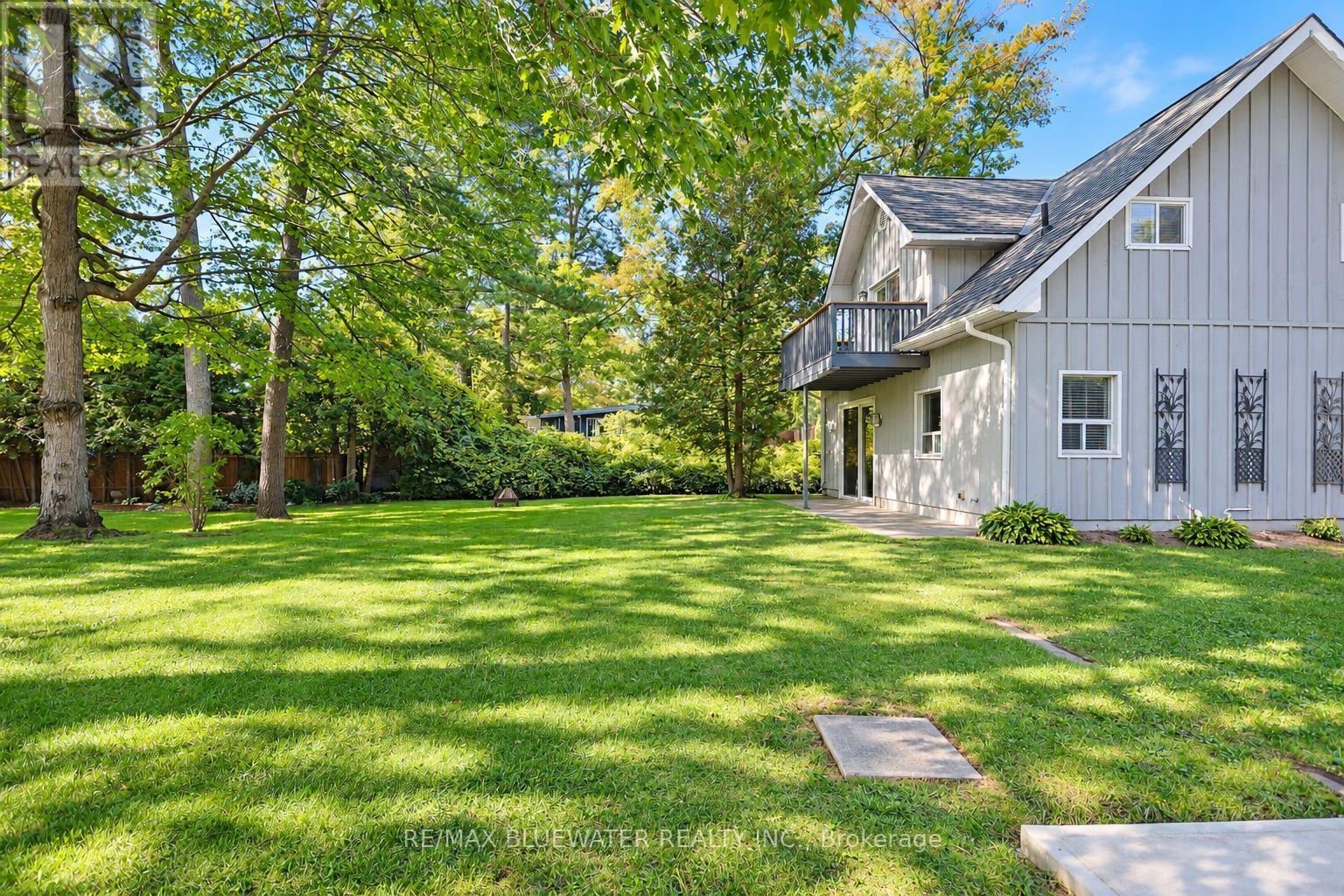 10138 Edmonds Boulevard Property Photo 45