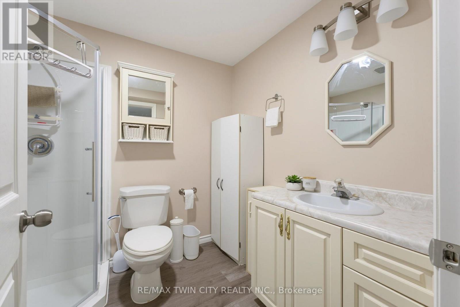 934 Zeller Crescent Property Photo 19