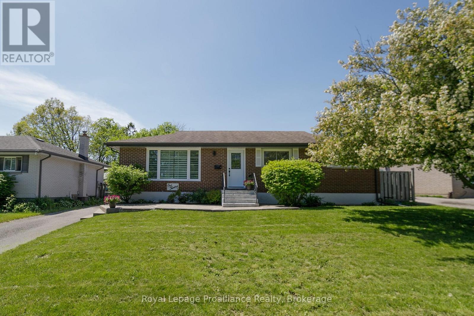 112 Prospect Hill Property Photo 1