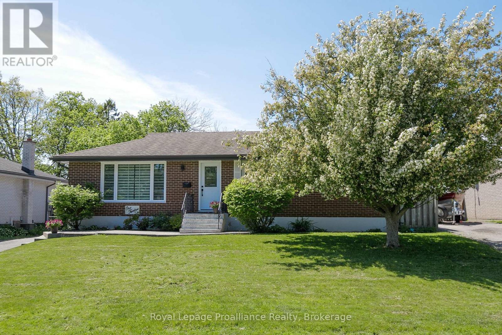 112 Prospect Hill Property Photo 3