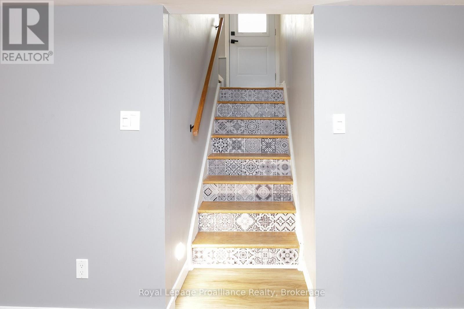 112 Prospect Hill Property Photo 22