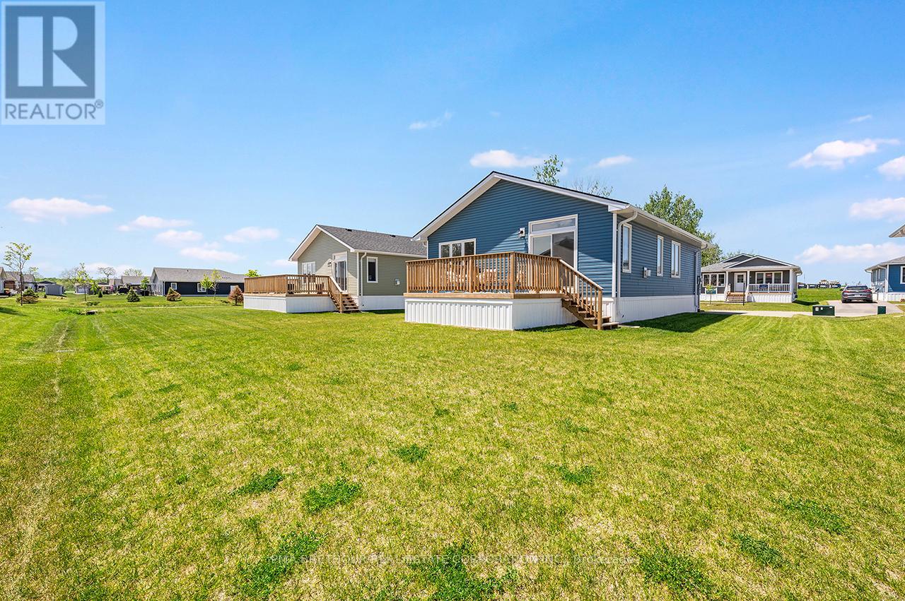 20 Bluffs View Boulevard Property Photo 5