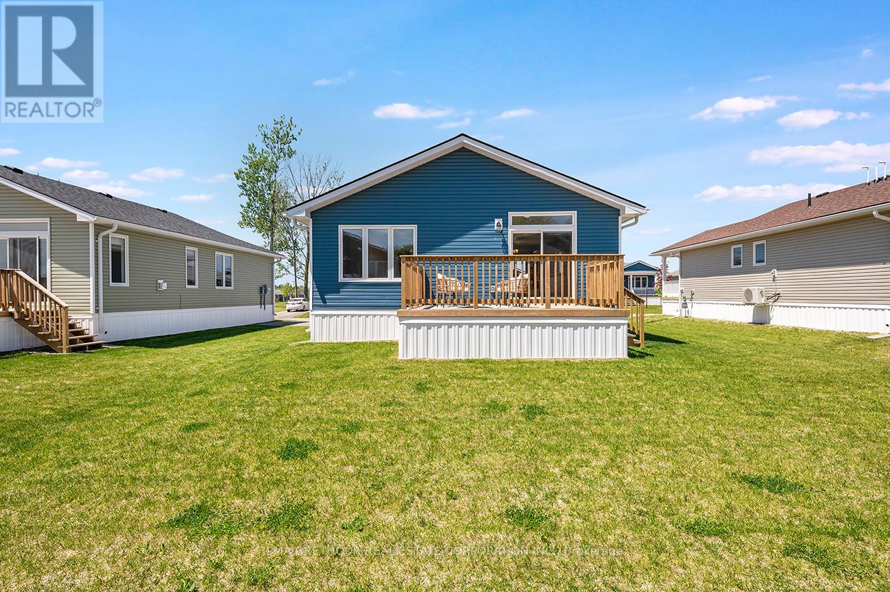 20 Bluffs View Boulevard Property Photo 6