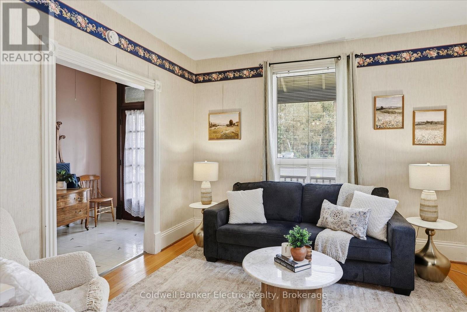 461 Murray Street Property Photo 3