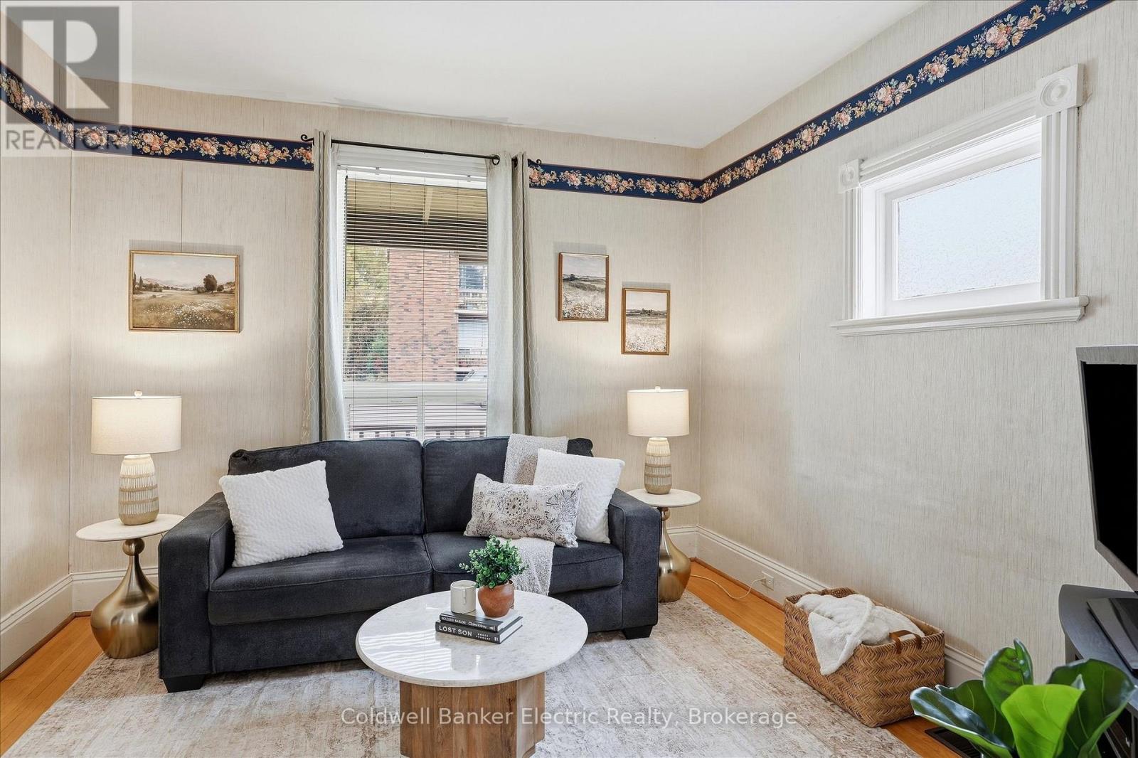 461 Murray Street Property Photo 4