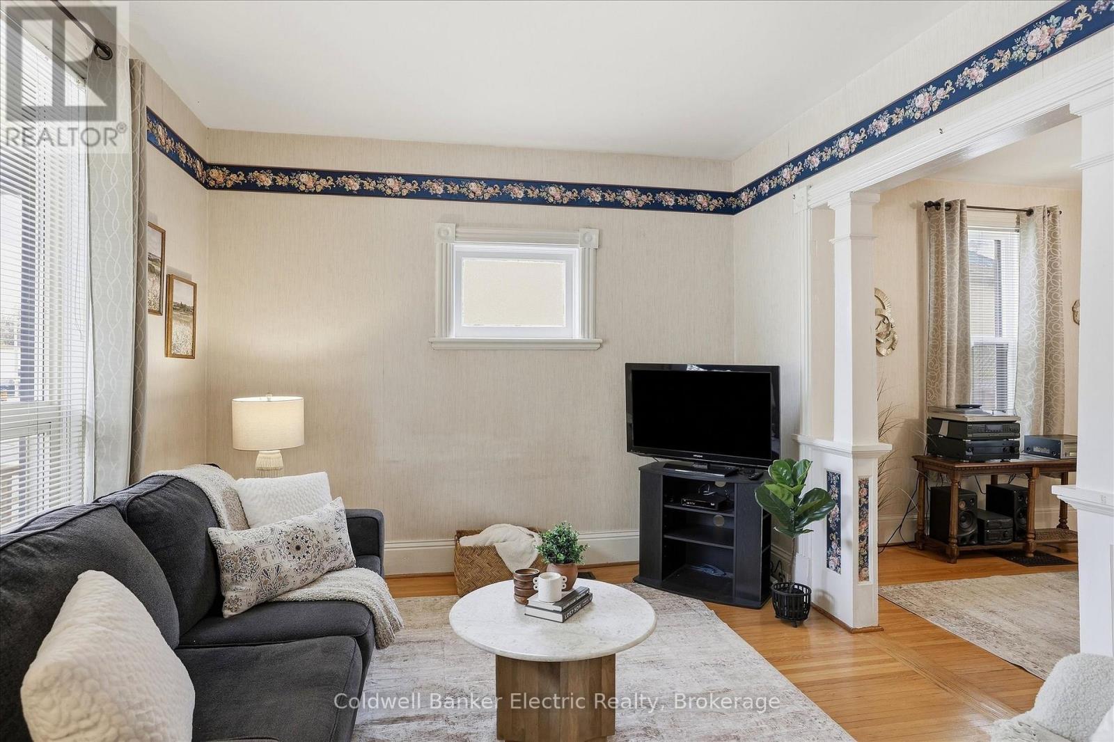 461 Murray Street Property Photo 5
