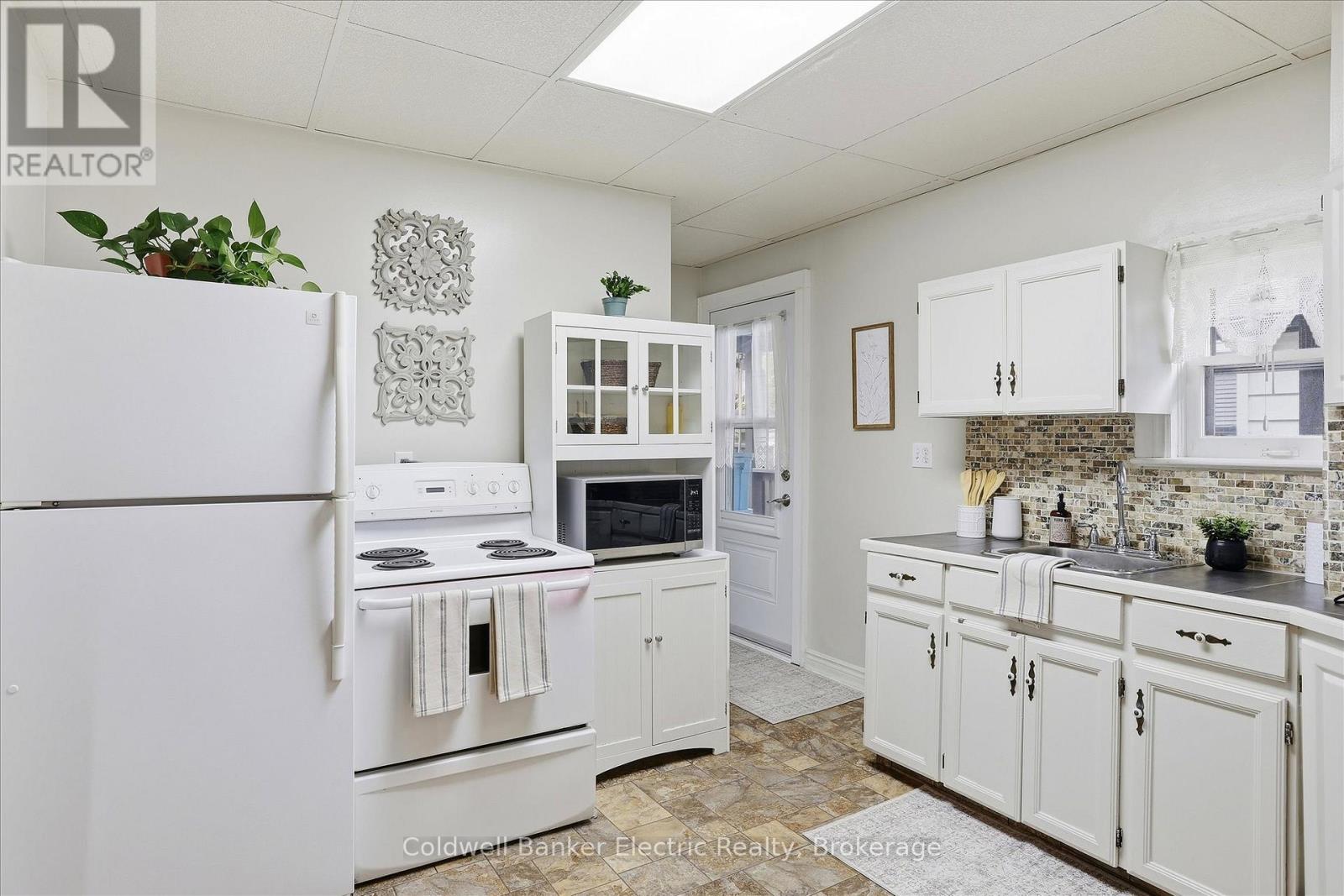 461 Murray Street Property Photo 11