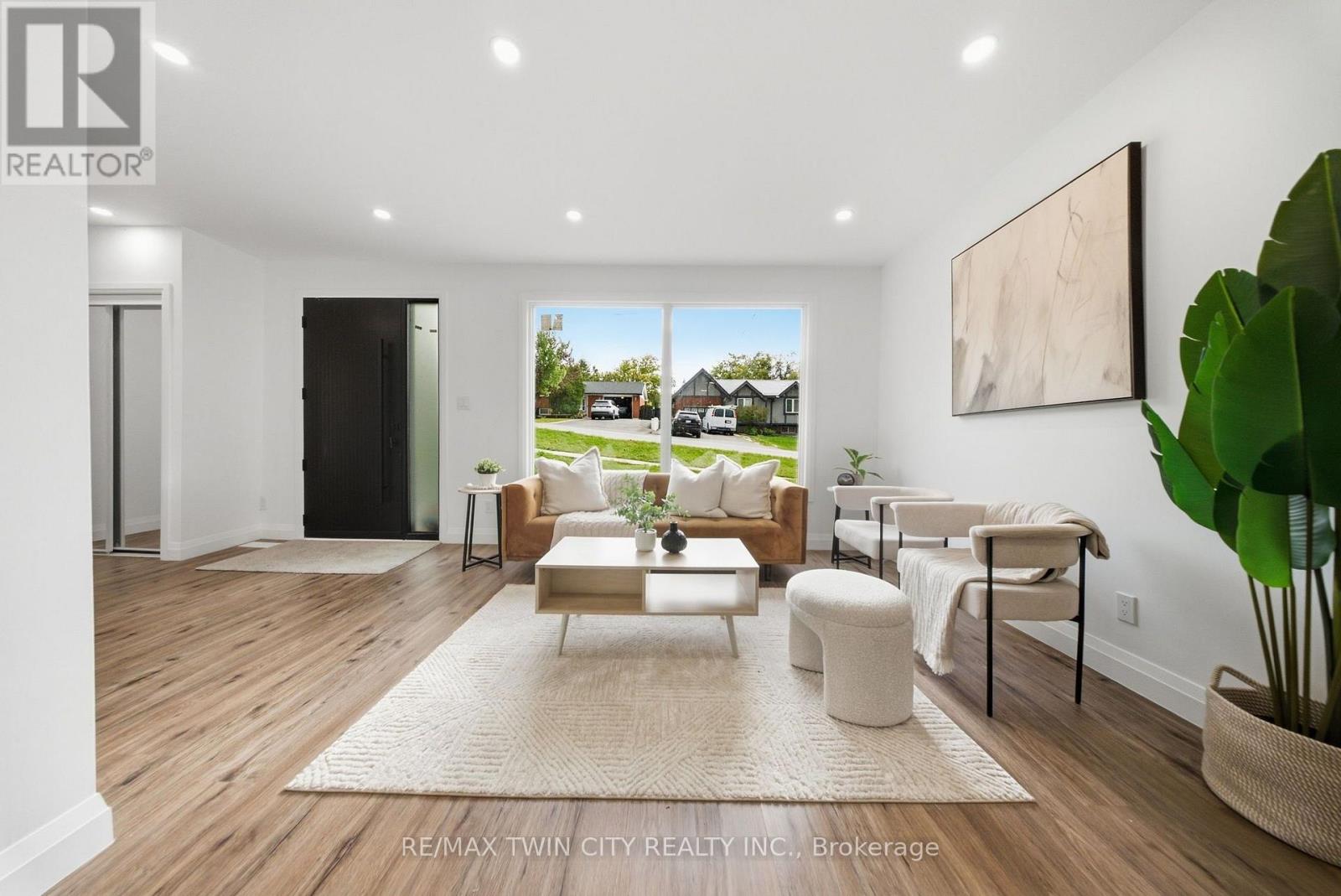 23 Aberdeen Street Property Photo 7