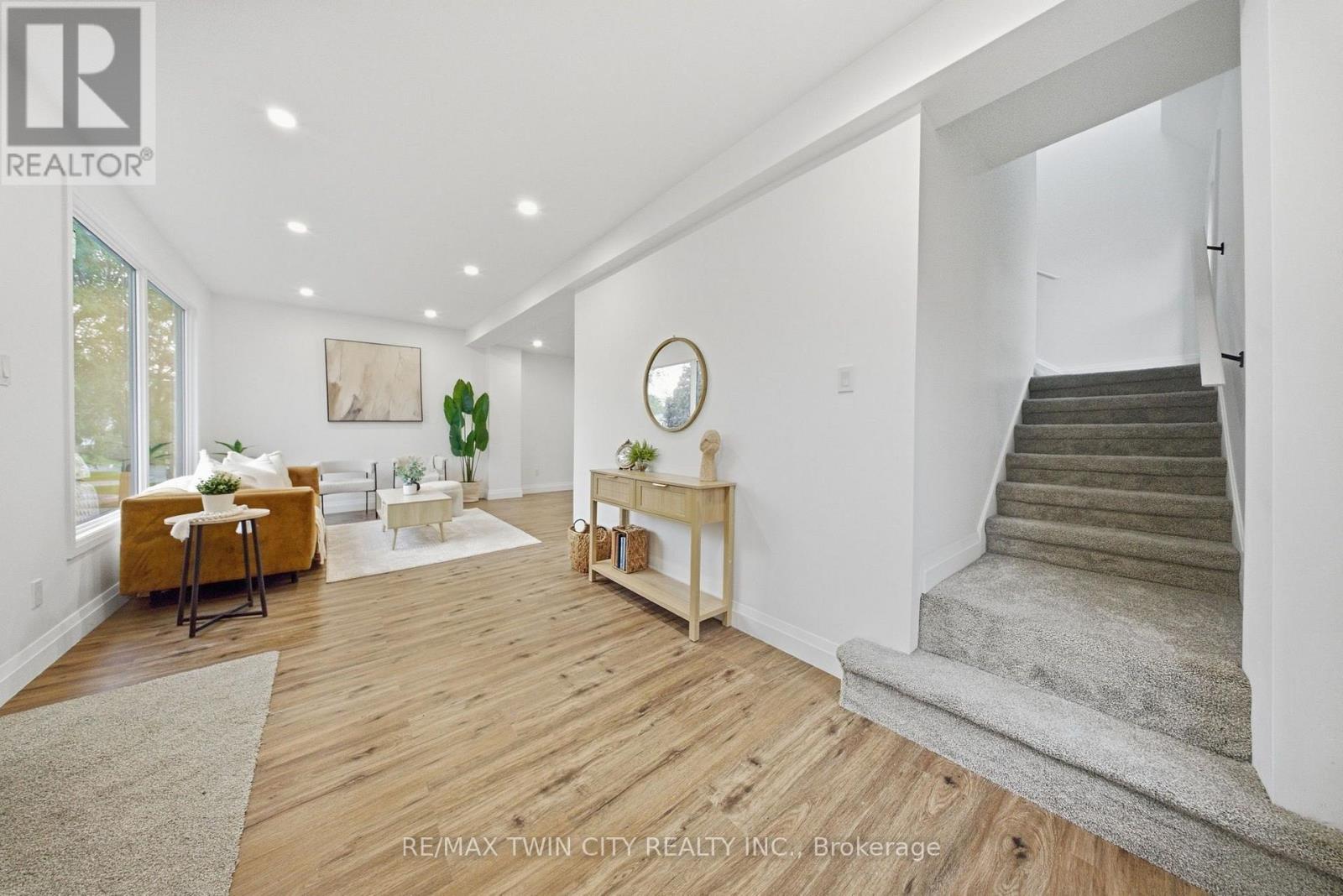 23 Aberdeen Street Property Photo 20