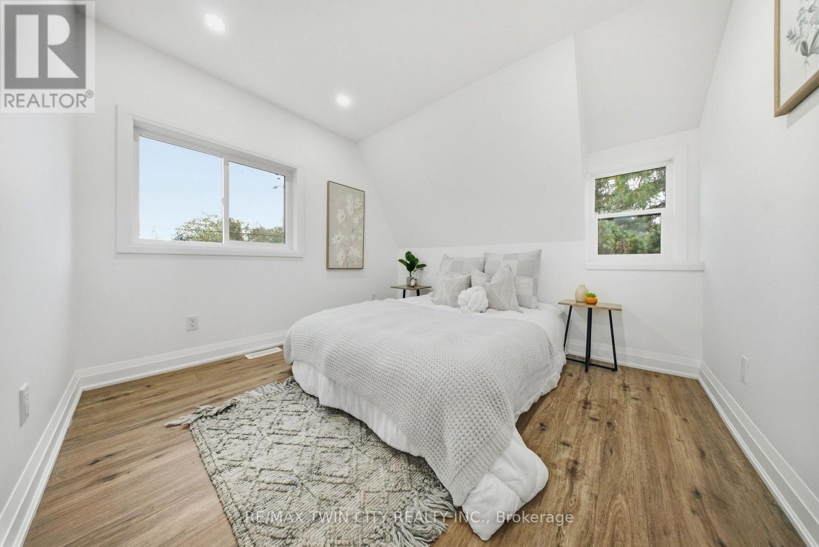 23 Aberdeen Street Property Photo 22