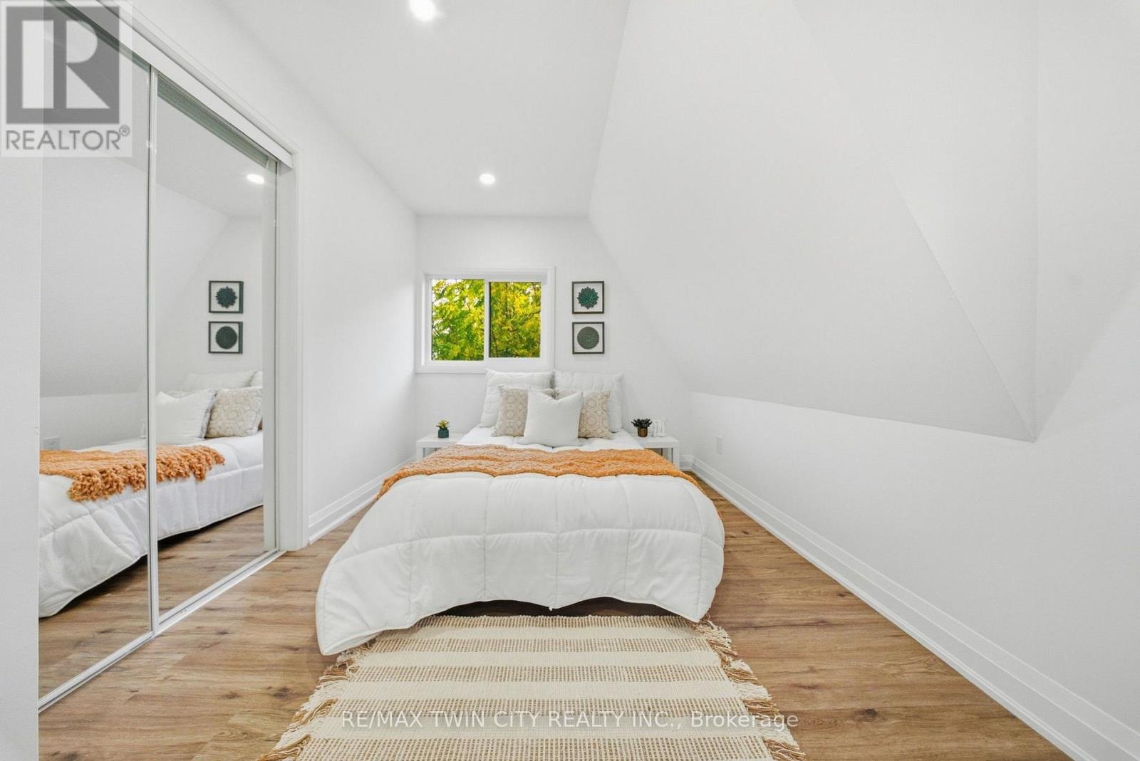 23 Aberdeen Street Property Photo 24